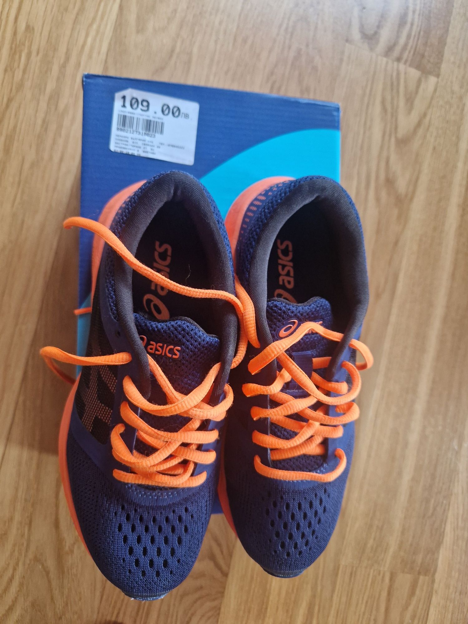 Маратонки. Asics за момиче