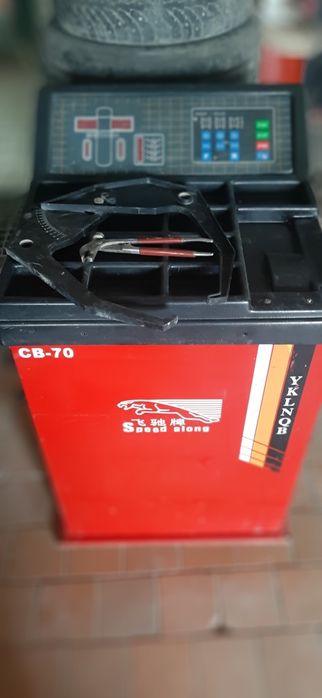 Станок  балансировки колёс.