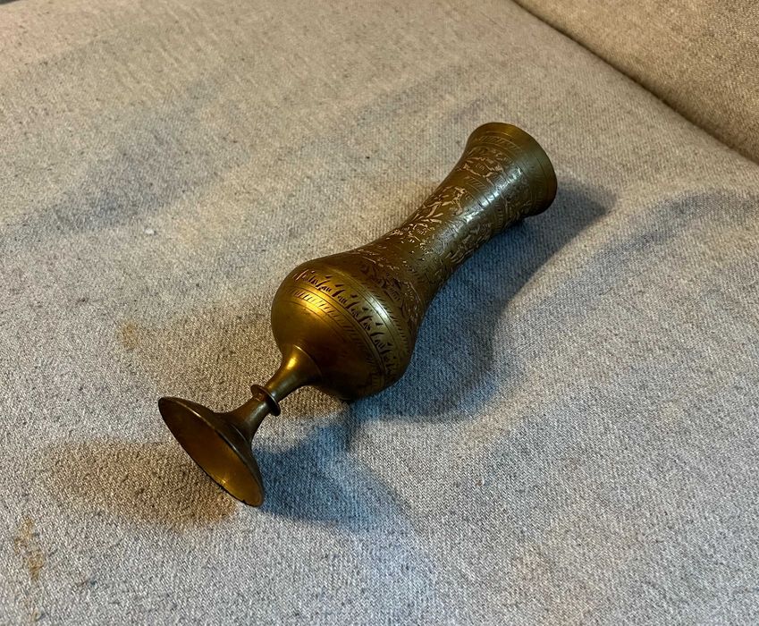 Vaza orientala alama gravata manual, decorativa, veche, 21 cm inaltime