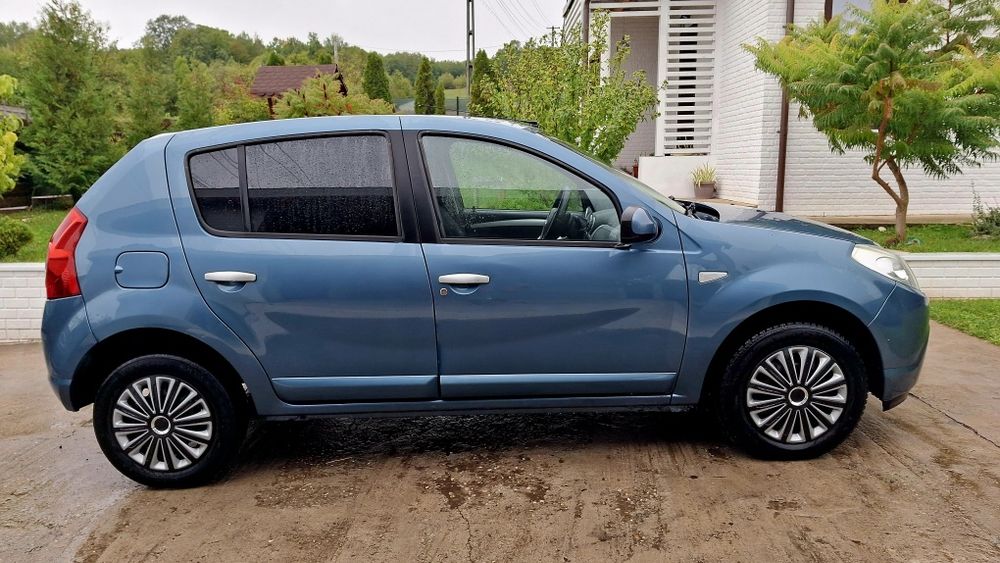Dacia Sandero Laureate 1.5Dci 85cp Clima Navigație