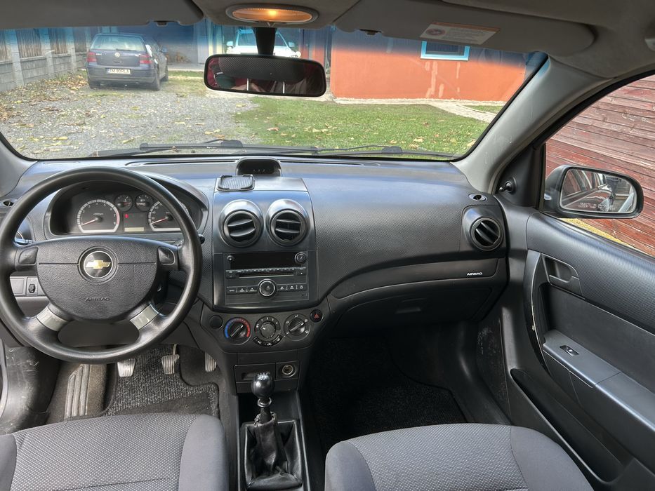 Vând Chevrolet Aveo
