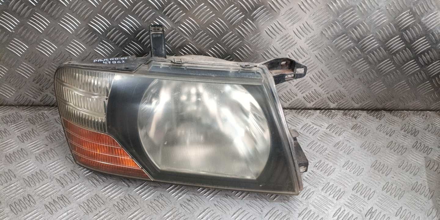Фар Фарове Mitsubishi Pajero 2002г. Ляв и Десен