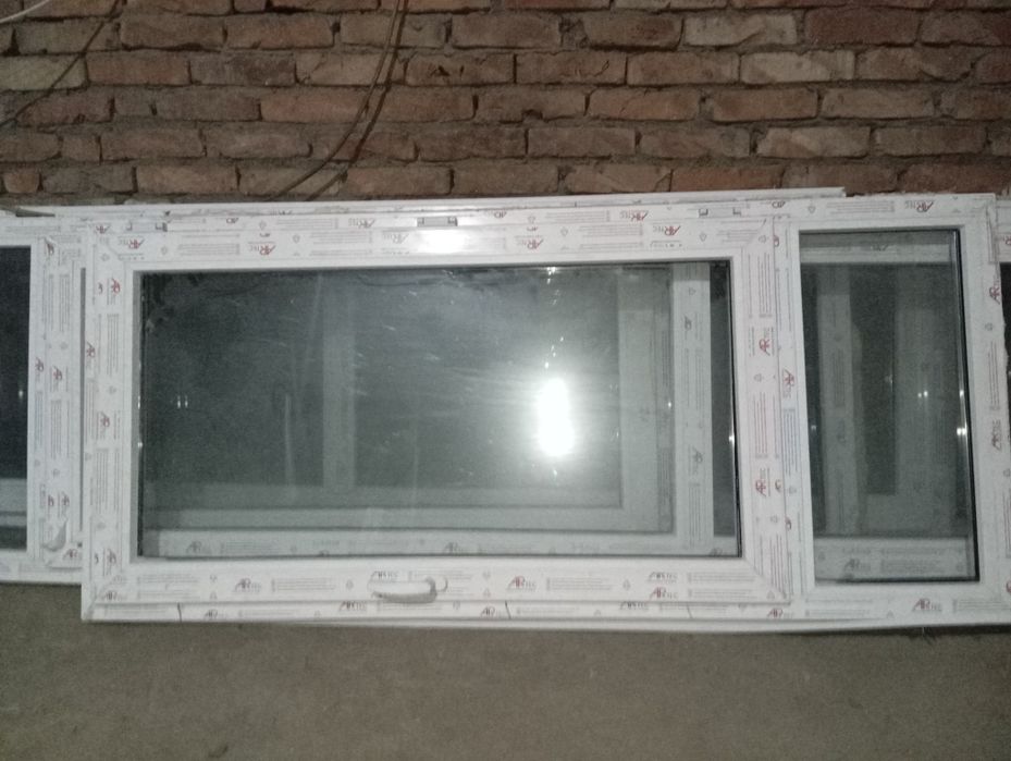 Продам пластиковые окна 2 штуки 172 и 265 высота
