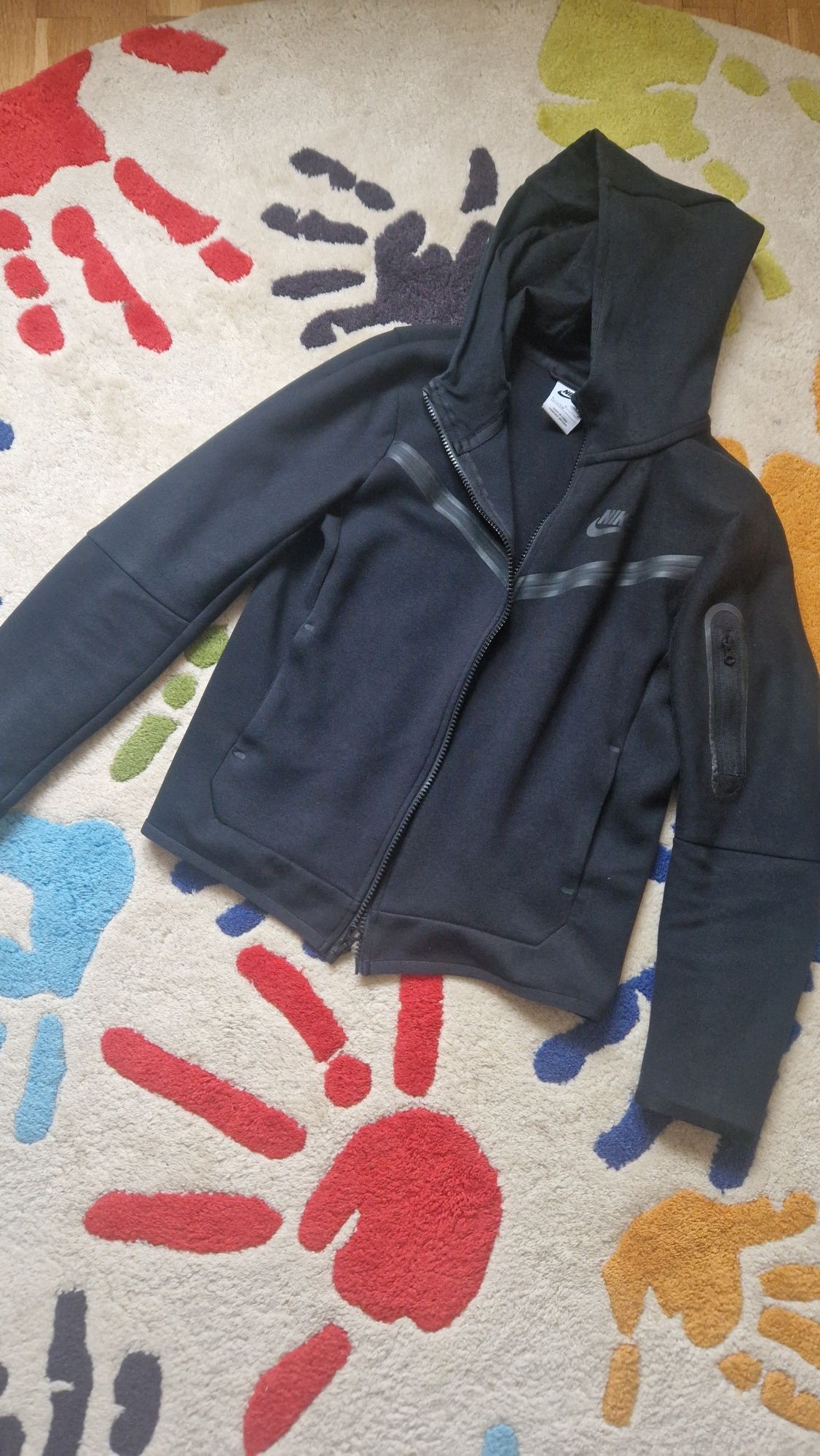 Guess & Nike Tech fleece