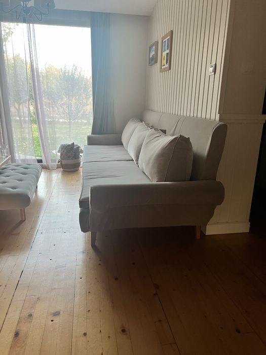 Голям, удобен диван с отоманка