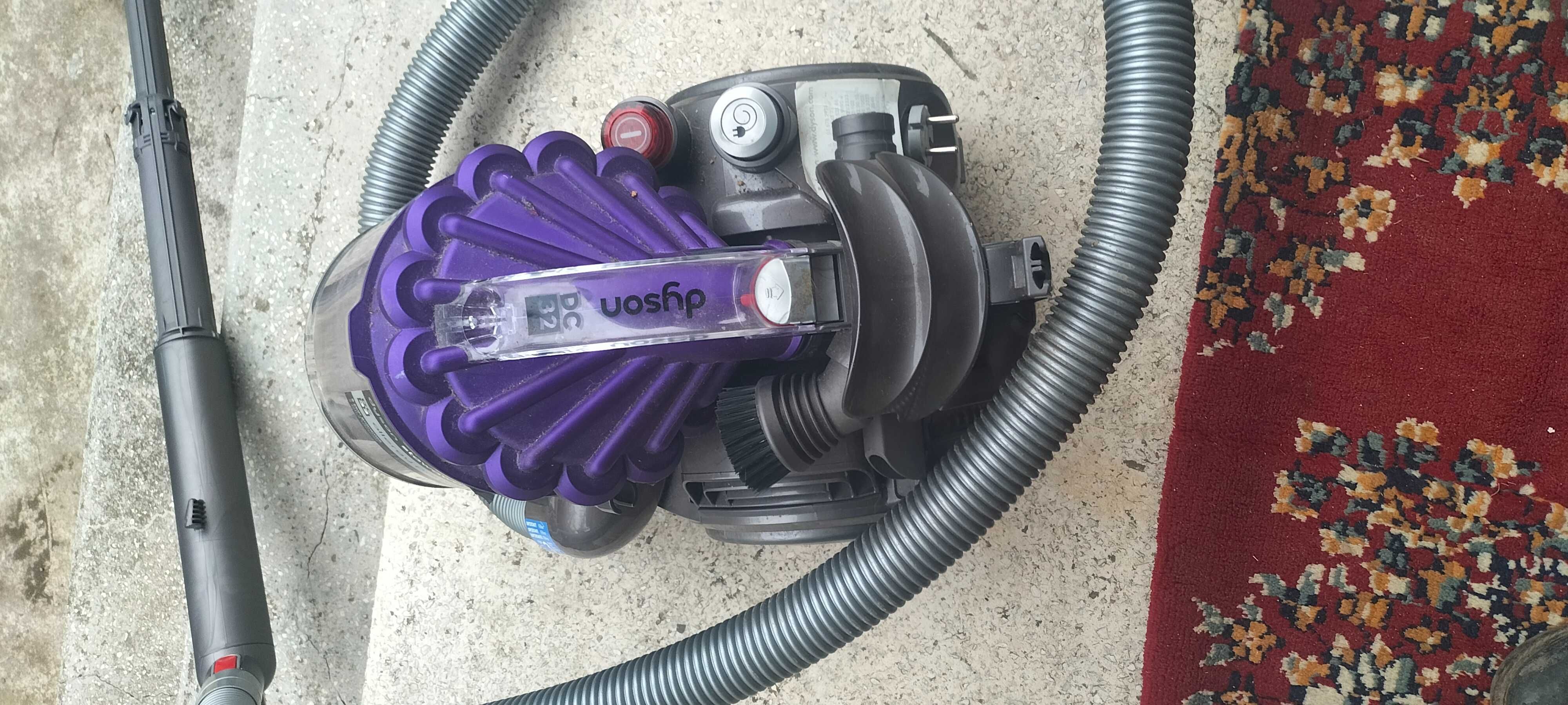 Aspirator Dyson DC 32