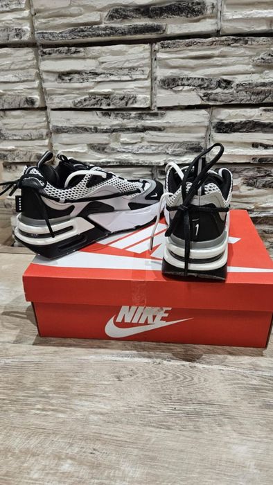 Nike     Furyosa