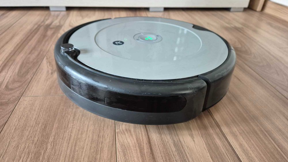 Aspirator iRobot Roomba 698