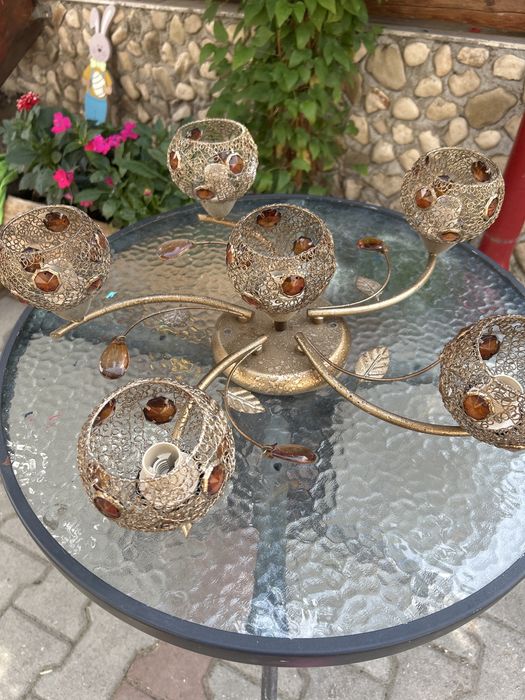 Lustră model deosebit