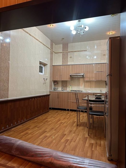 Сдаётся 3 сот.4 ком.мирабад (Азербайджанский центр)