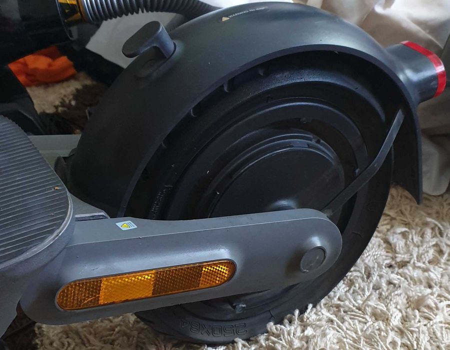 Trotineta electrica Xiaomi 4  ultra, 4 pro 2nd gen...
