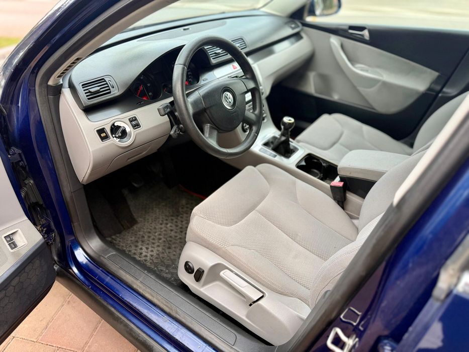 • Volkswagen Passat 2007 / 2.0 Diesel / Berlina / Parc Auto /  RATE •