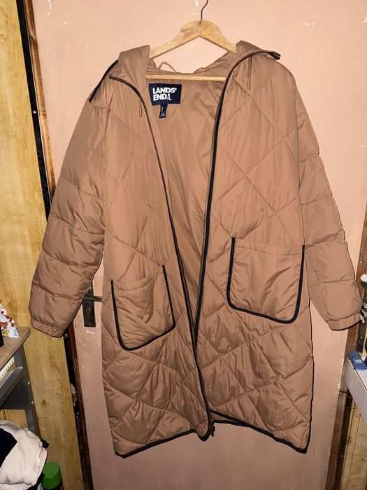 Носено, но запазено яке.