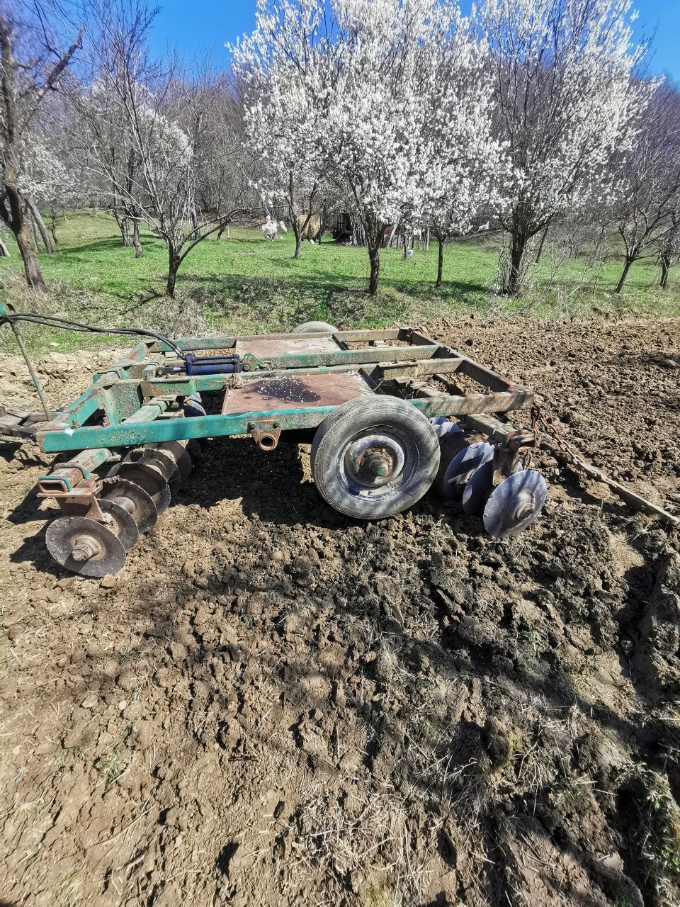 Vând disc tractor