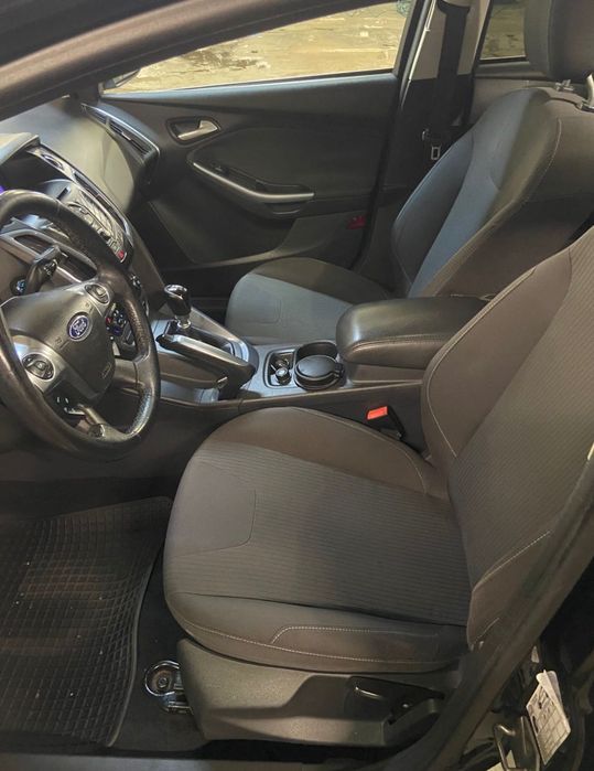 Ford Focus 2.0 автомобил