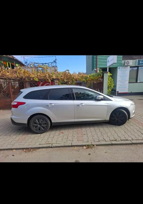 Vând Ford Focus 2014 .1.6 TDCi