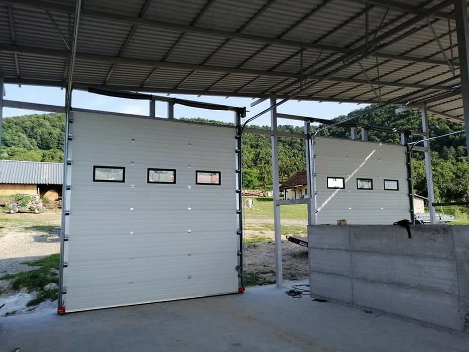 Usi de garaj sectionale rezidentiale