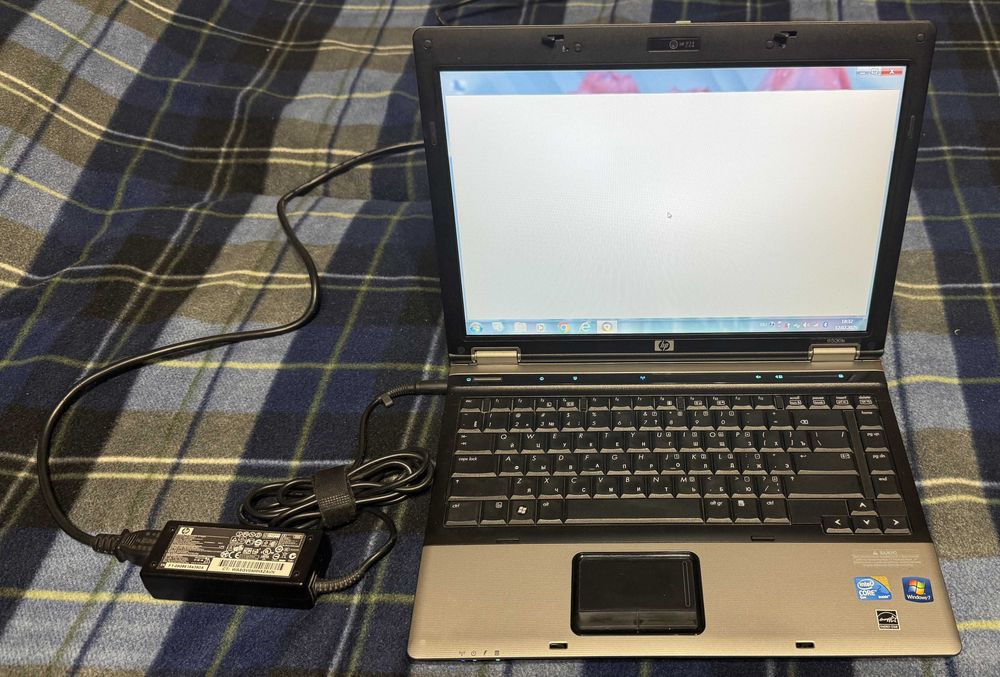 Продам в комплекте рабочий ноутбук фирмы Эйч Пи (модель HP6530b)