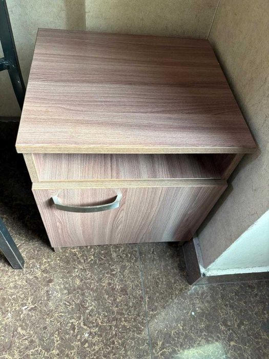 Продам офисную тумбу