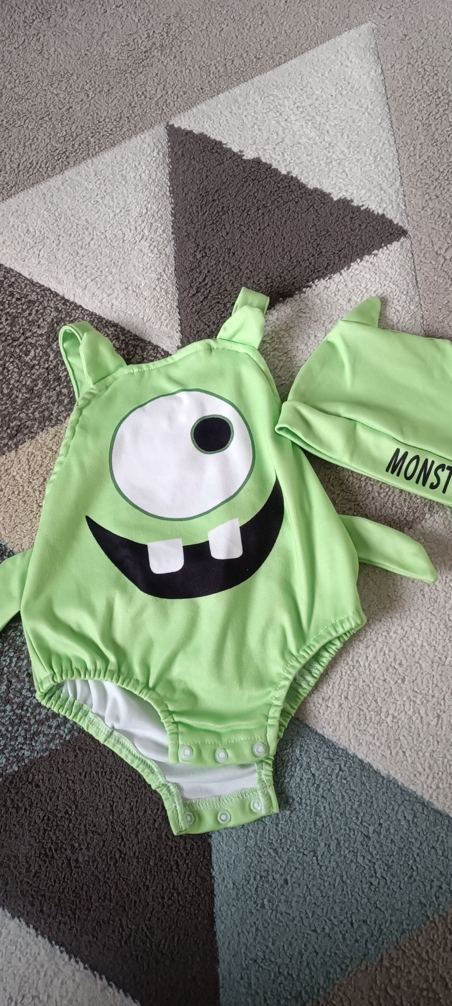 Бебешко боди Monster с шапка