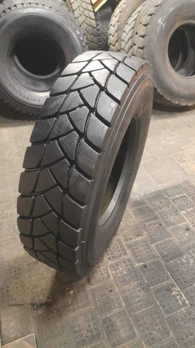 Шины для грузовых транспорта  бу размер 315-80R22.5
