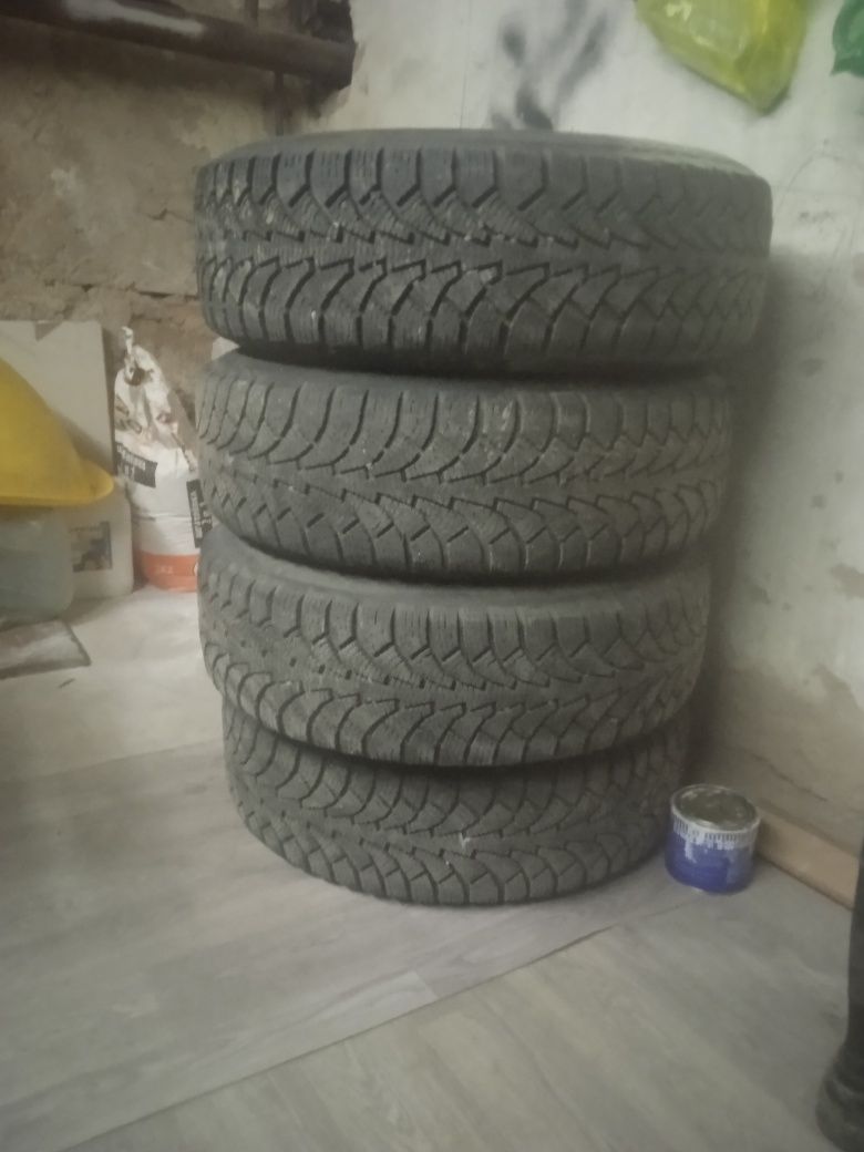 Продам зимние шины на дисках