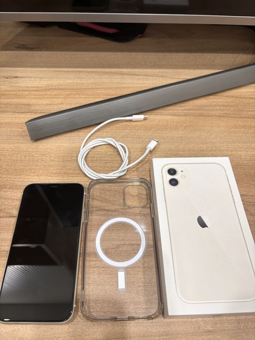 iPhone 11 128гб белого цвета