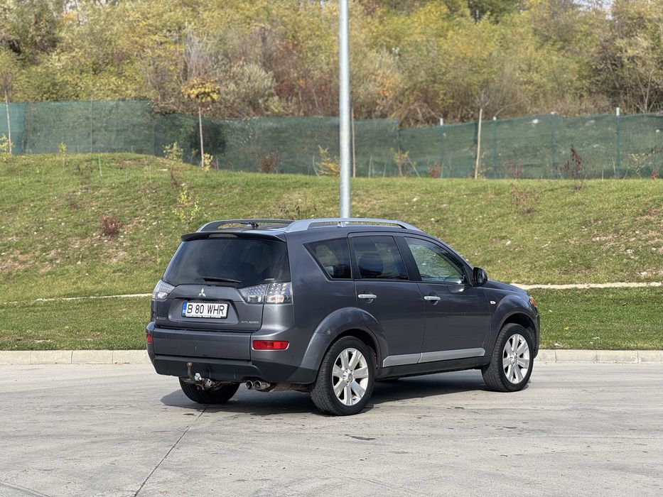 Mitsubishi Outlander 2.4 benzina 4x4 7 locuri