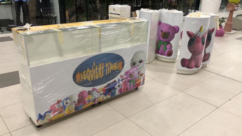 Vand mobilier modular cu led / stand tip insula centru comercial, mall