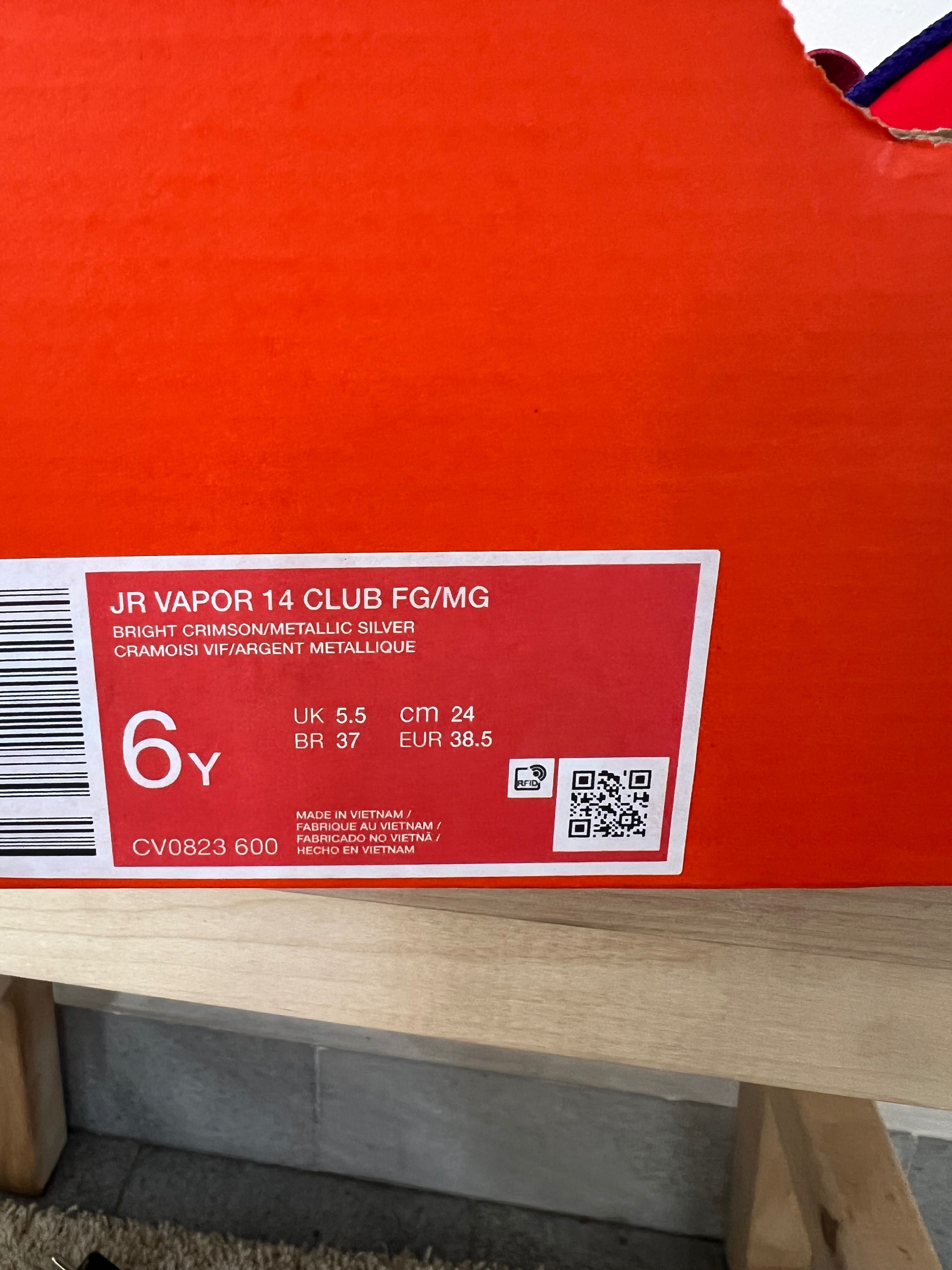Nike - Футболни обувки 38.5номер 24см