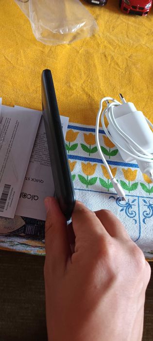 Продавам телефон Alcatel 1C 2019