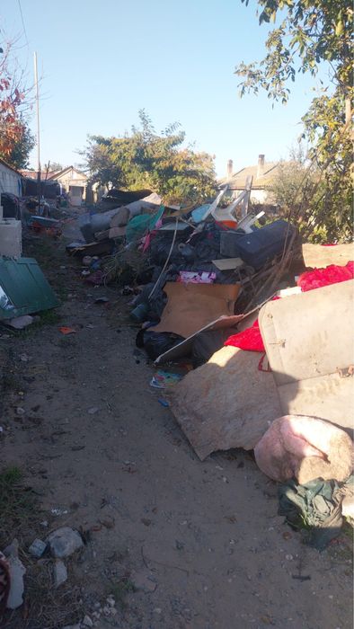 Transpotr moloz , deseuri, plastice , lemn fier moluz