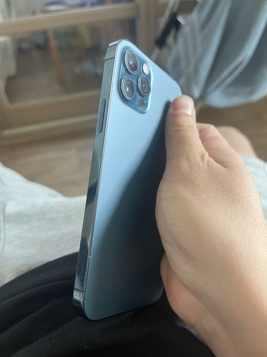 Айфон 12 про отличный