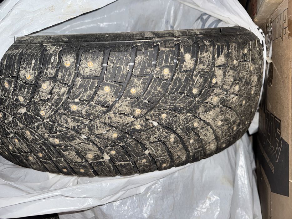 Продам комплект Зимних шин Triangle 235/60R17