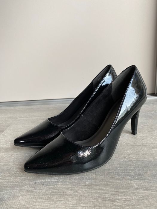 Pantofi stiletto negri de lac