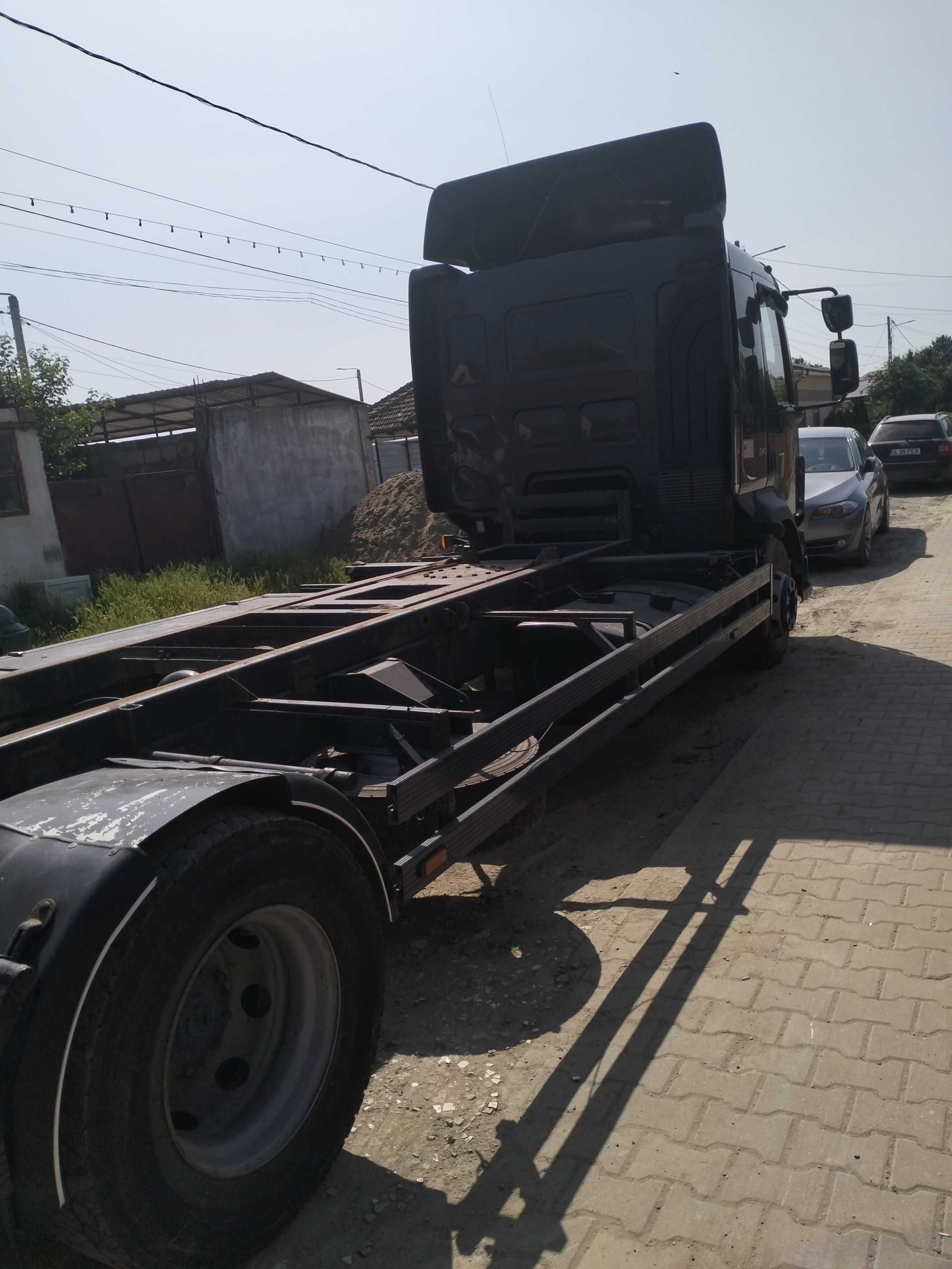 Camion 12t Volvo FL 240 lift