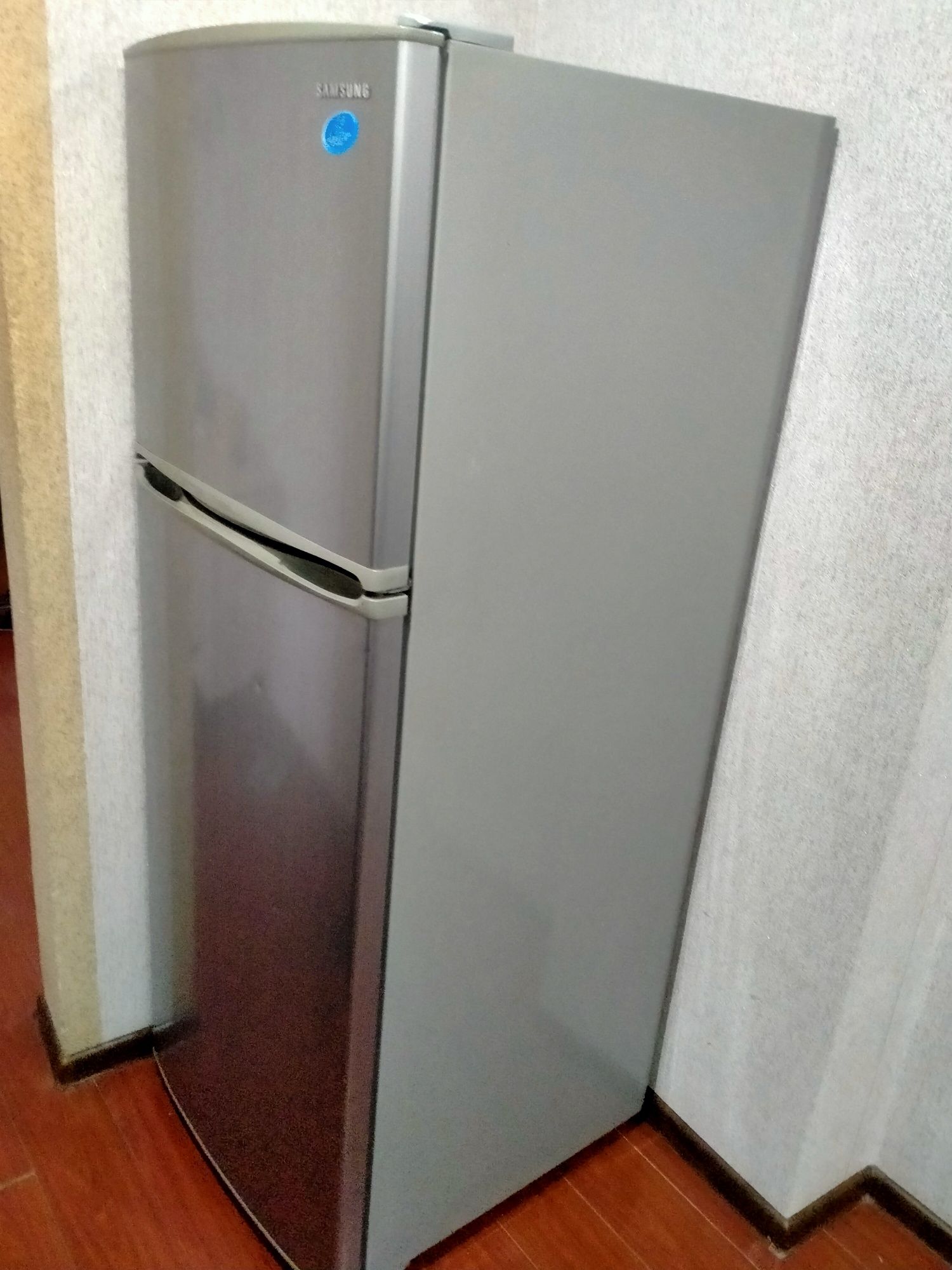 Продам холодильник "Самсунг"