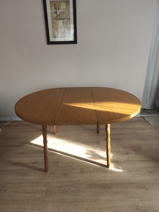 Дървена разтегателна маса