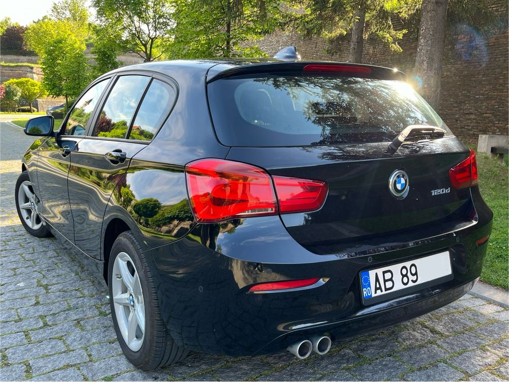 BMW Seria 1 120D an 2018 cutie automata stare perfecta
