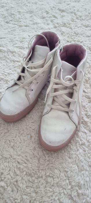 Ghete Clarks nr 31 cu lumini,  piele