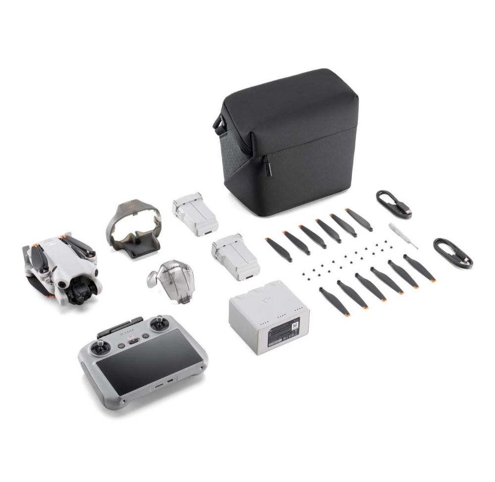 Дрон DJI Mini 4 Pro Fly More Combo Plus (DJI RC 2) белый