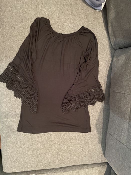 Bluza neagra cu dantela