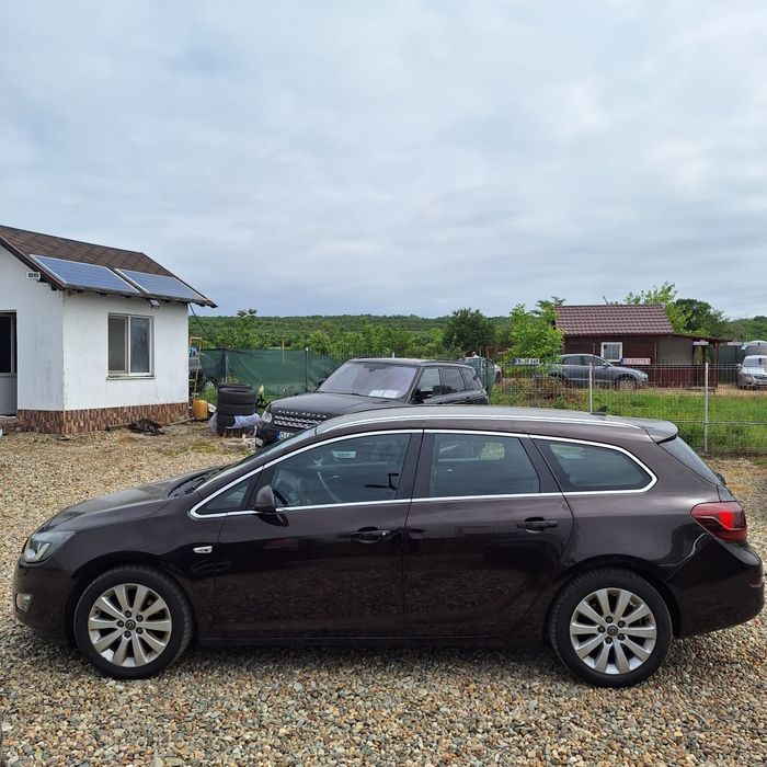 Opel Astra J 2012 motor 1.7 cdti EcoFlex model Cosmo