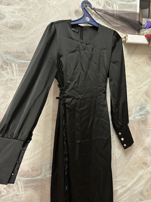 платье атласное с завязками