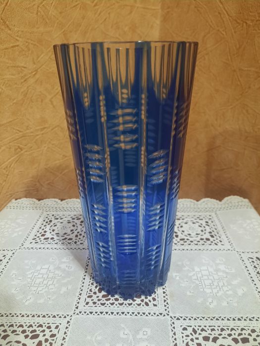 Красивая, редкая винтажная ваза , кобальтовый двухслойный хрусталь. За
