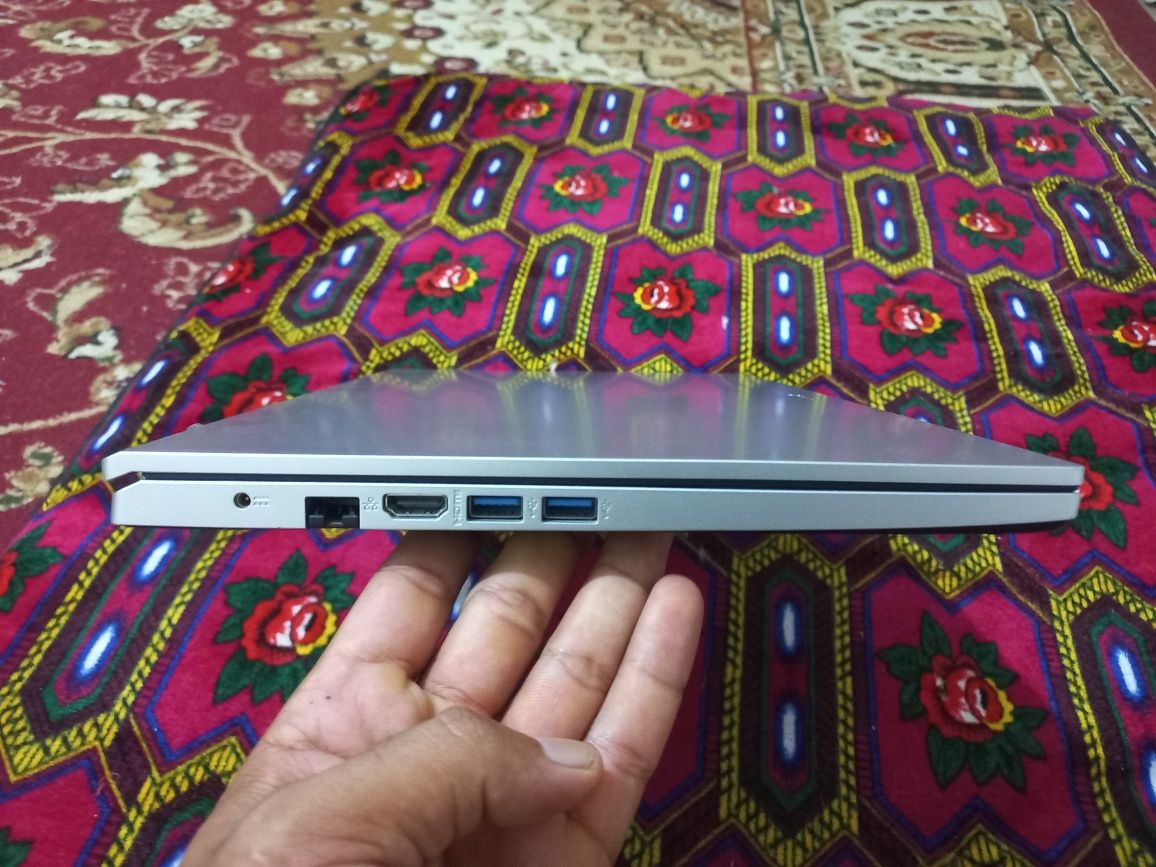 Noutbook ACER 3 i3  4/512.  SSD. Ideal xolatda