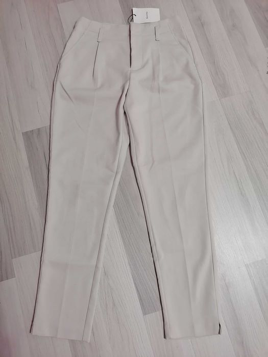 Pantaloni eleganți