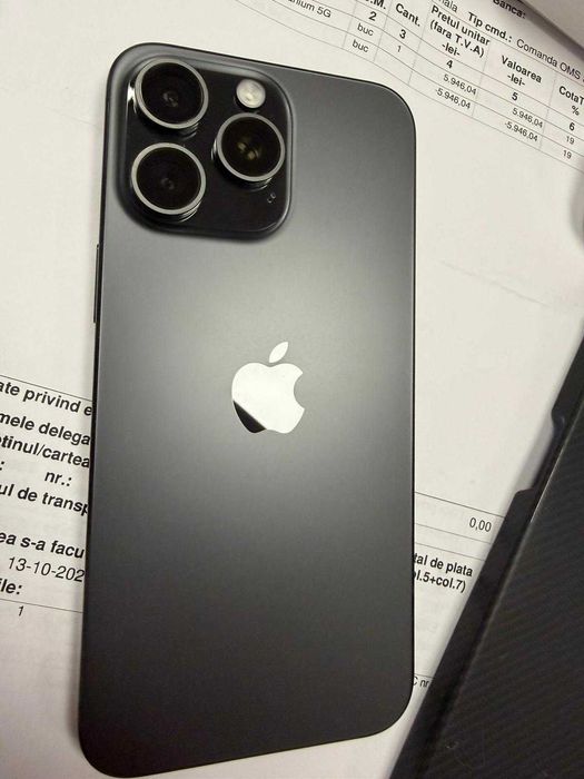 iPhone 15 PRO MAX Black Titanium Ca NOU + Air Pods Pro2 + 2 HuseKevlar