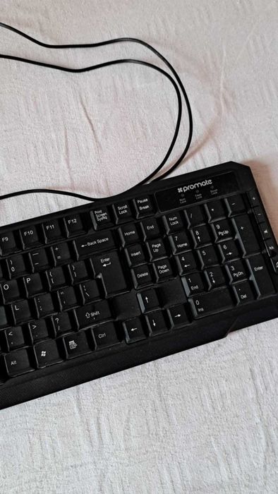 Tastatura promate cu fir!