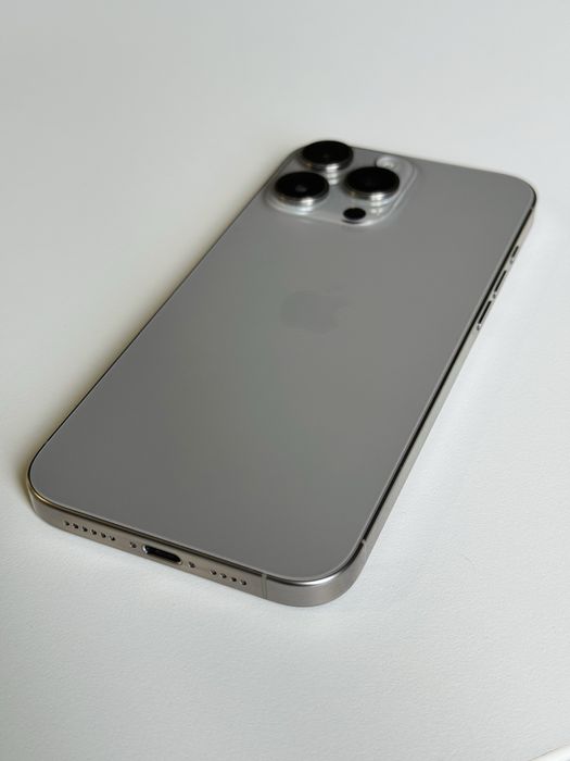 IPhone 16 Pro Max 256GB -Garantie -95%Baterie- Cutie